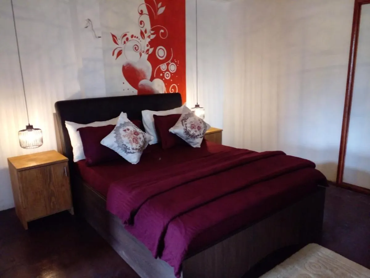 Guest house Amaraai Lake Edge Nuwara Eliya