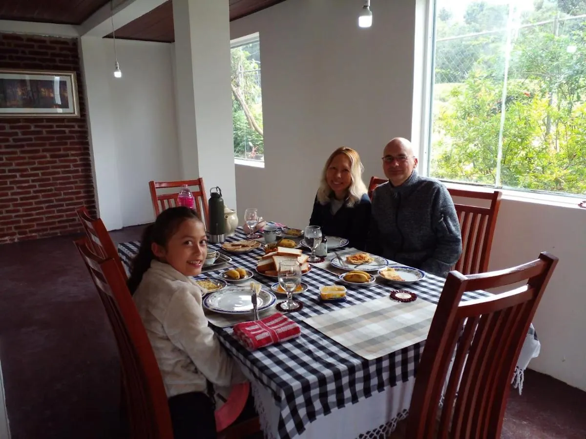 Guest house Amaraai Lake Edge Nuwara Eliya Sri Lanka