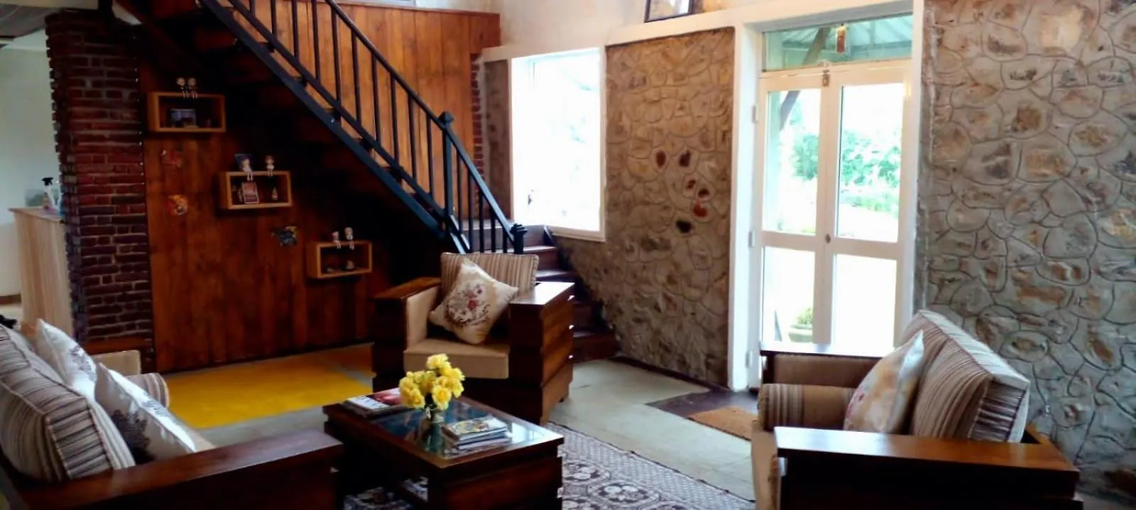 Amaraai Lake Edge Nuwara Eliya Guest house