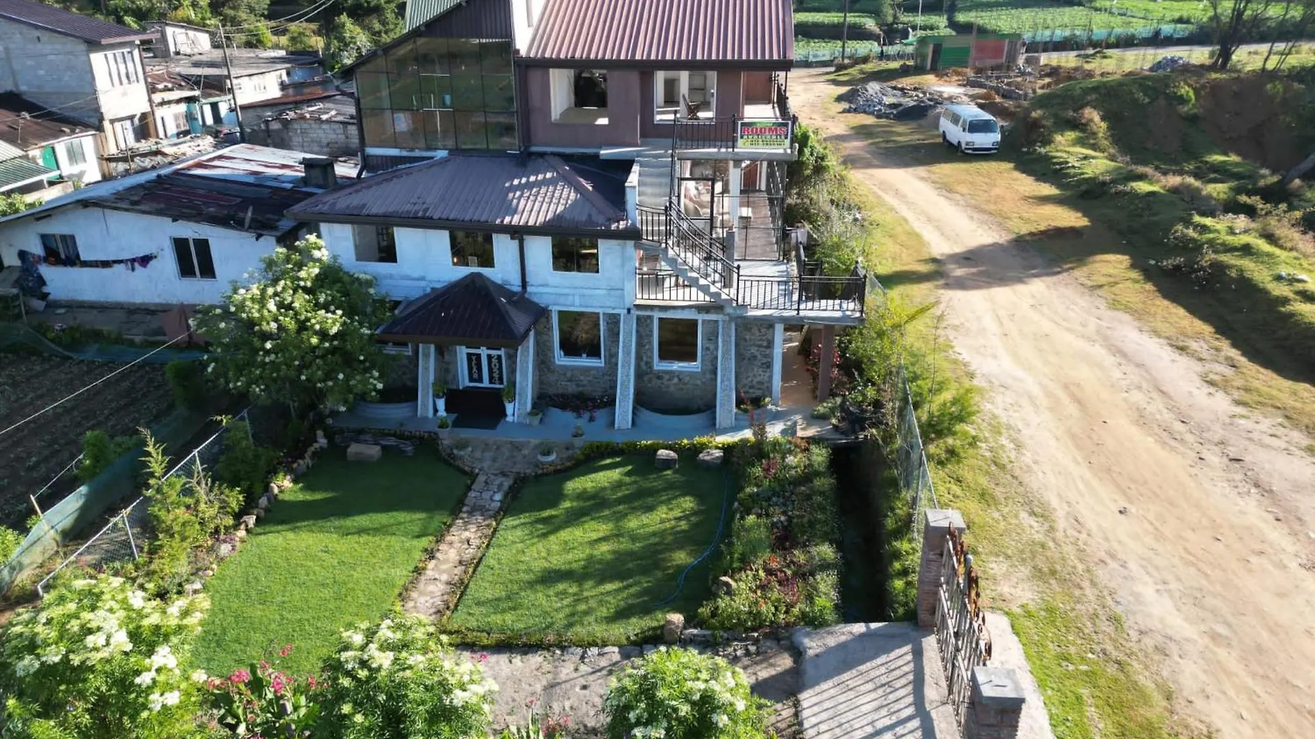 Guest house Amaraai Lake Edge Nuwara Eliya