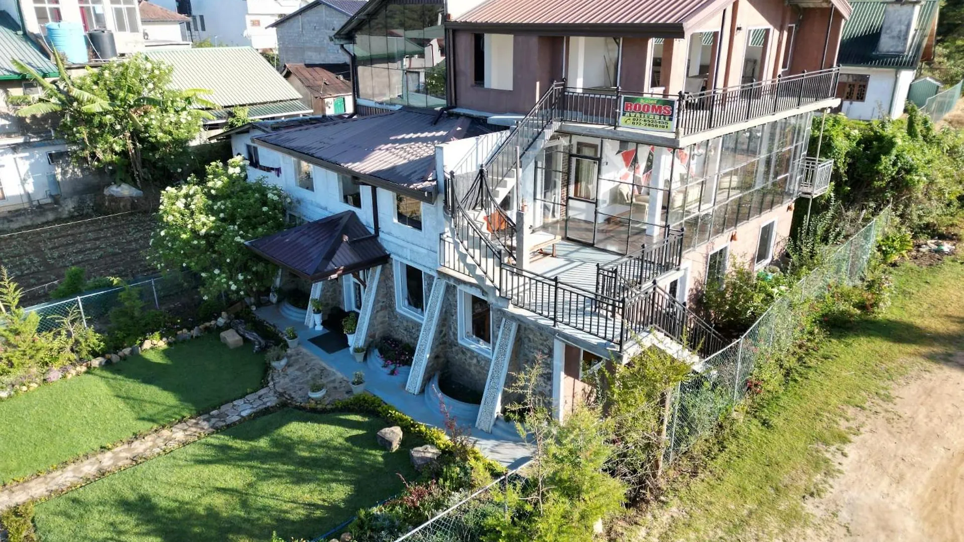 Amaraai Lake Edge Nuwara Eliya Guest house